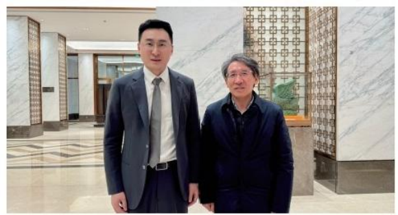 郭聃洋博士與薛其坤院士(南方科技大學校長、中國科學 院院士、國家最高科學技術獎獲得者)